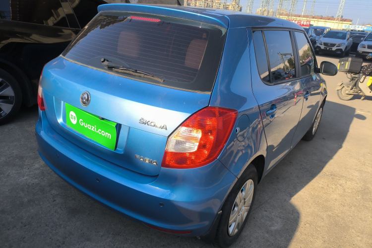 Used Skoda Fabia 2014 1.4L Automatic Crystal Edition Exterior 5