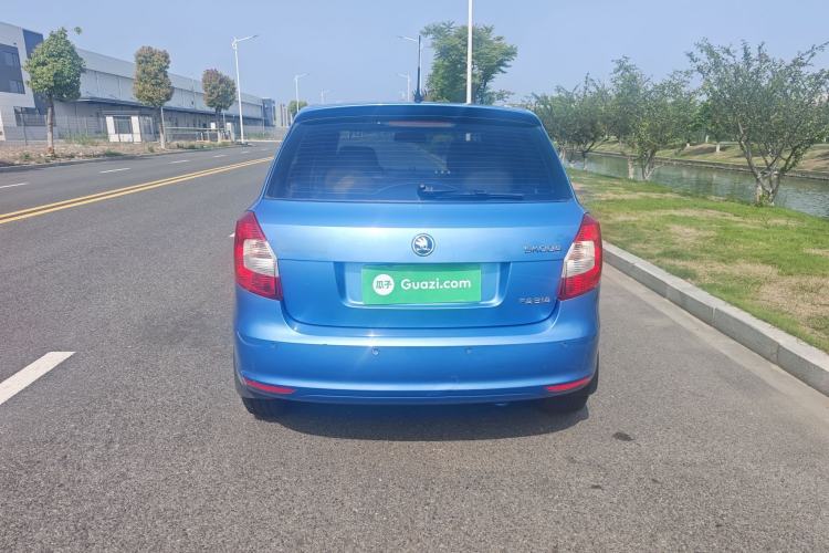 Used Skoda Fabia 2014 1.4L Automatic Crystal Edition Exterior 5