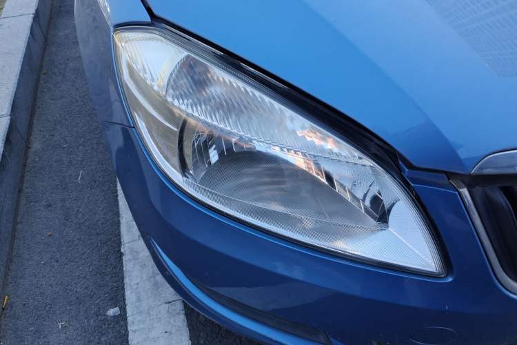 Used Skoda Fabia 2014 1.4L Automatic Crystal Edition Exterior 6