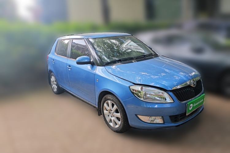 Used Skoda Fabia 2014 1.4L Manual Jingling Edition Front Right 45 Deg