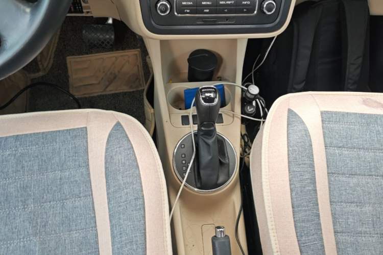 Used Skoda Fabia 2014 1.4L Automatic Crystal Edition Gear Lever