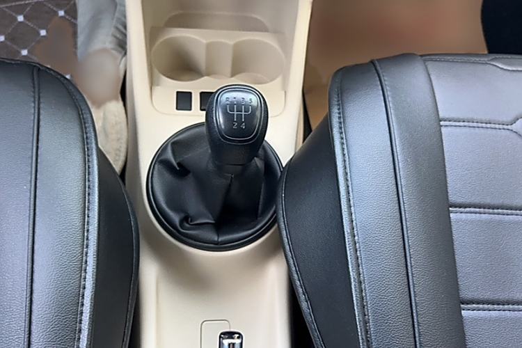 Used Skoda Fabia 2014 1.4L Manual Crystal Edition Gear Lever