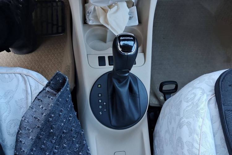 Used Skoda Fabia 2014 1.4L Automatic Crystal Edition Gear Lever