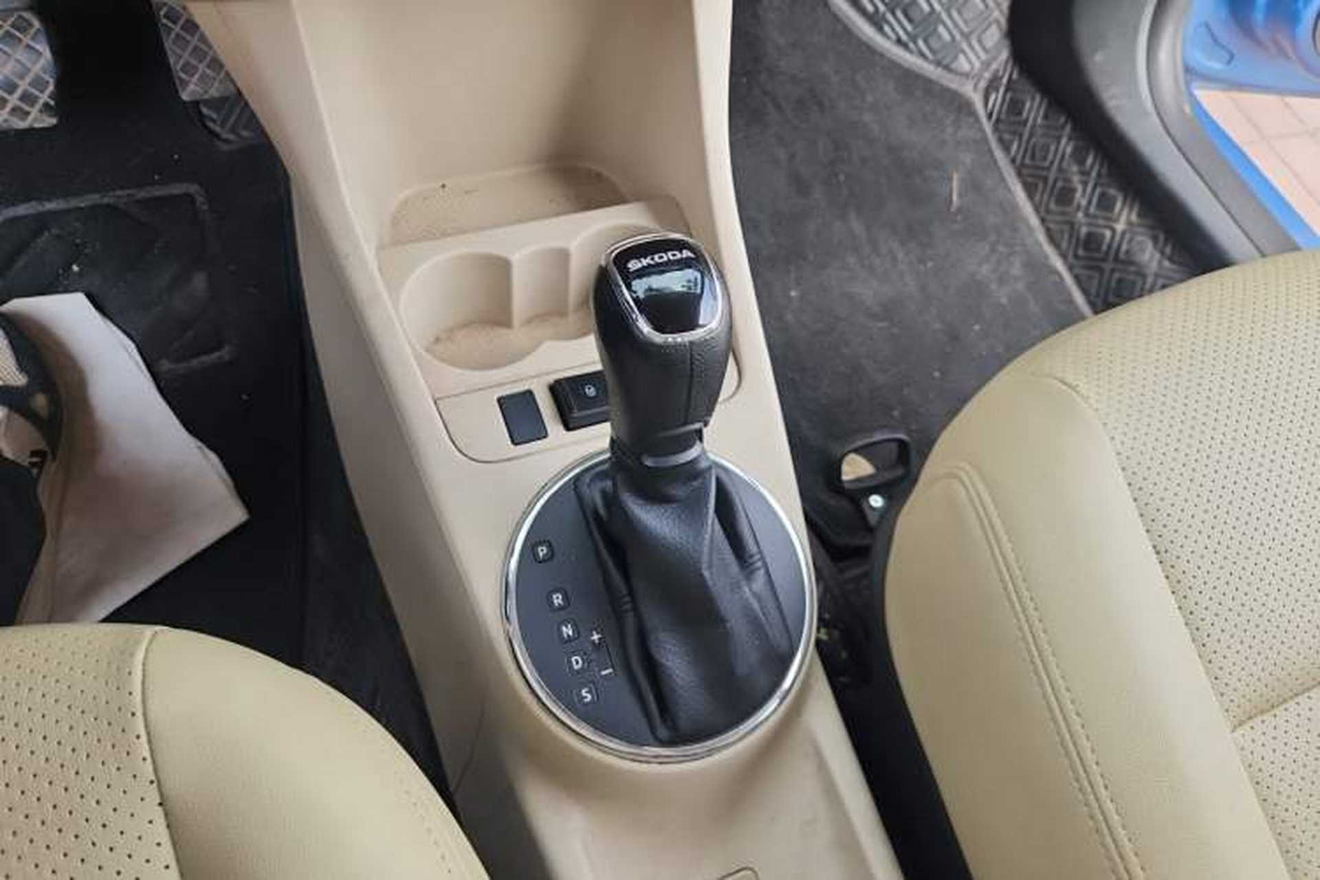 Used Skoda Fabia 2014 1.4L Automatic Crystal Edition Gear Lever