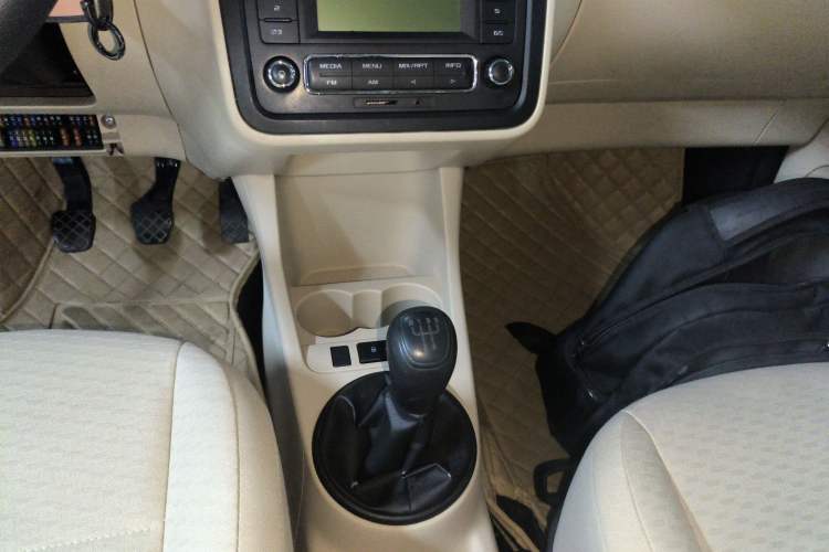 Used Skoda Fabia 2014 1.4L Manual Crystal Edition Gear Lever