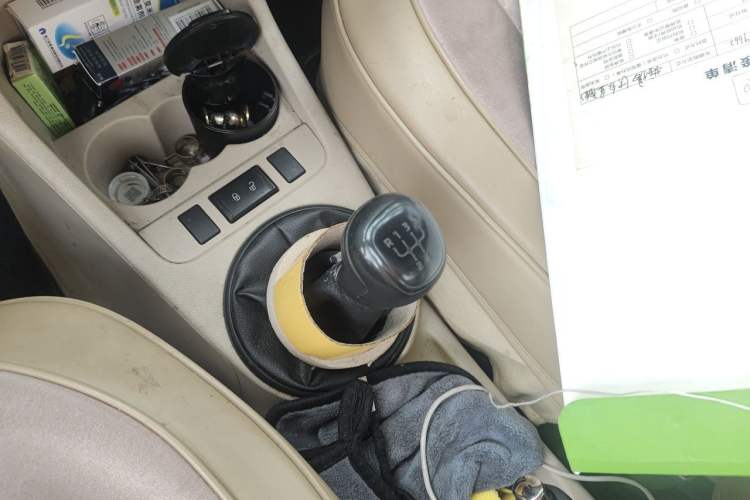 Used Skoda Fabia 2014 1.4L Manual Crystal Edition Gear Lever