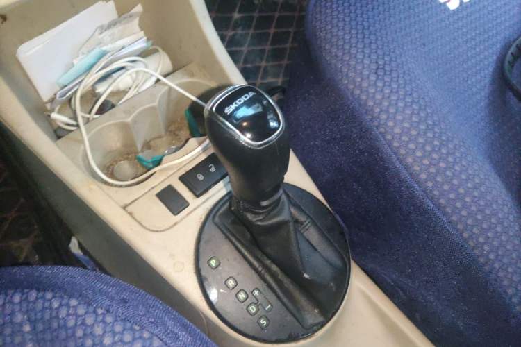 Used Skoda Fabia 2014 1.4L Automatic Crystal Edition Gear Lever