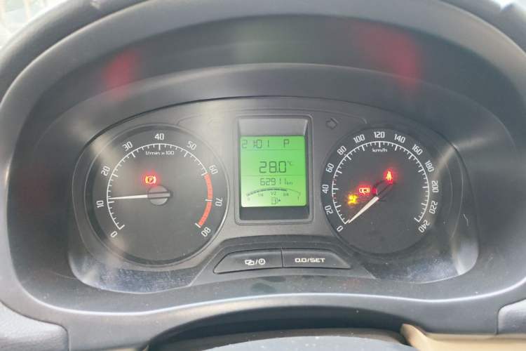 Used Skoda Fabia 2014 1.4L Automatic Crystal Edition Instrument Cluster
