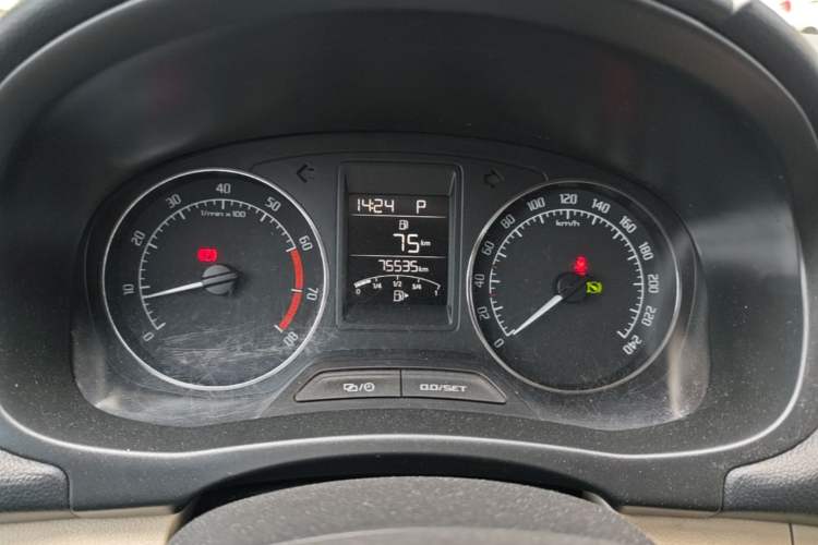 Used Skoda Fabia 2014 1.4L Automatic Crystal Edition Instrument Cluster