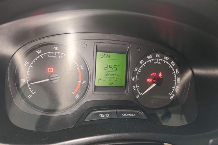 Used Skoda Fabia 2014 1.4L Manual Crystal Edition Instrument Cluster