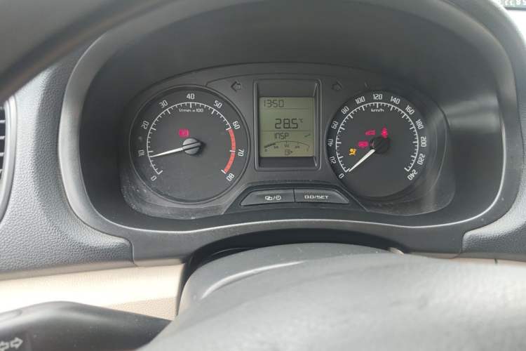 Used Skoda Fabia 2014 1.4L Manual Crystal Edition Instrument Cluster