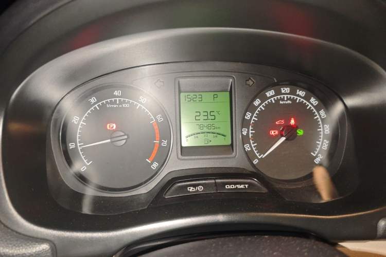 Used Skoda Fabia 2014 1.4L Automatic Crystal Edition Instrument Cluster