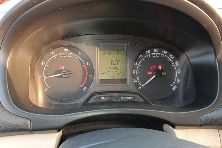 Used Skoda Fabia 2014 1.4L Automatic Crystal Edition Instrument Cluster