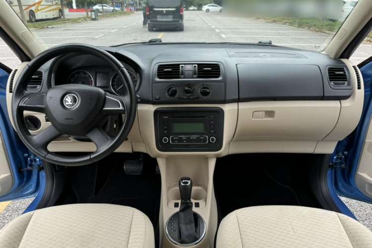 Used Skoda Fabia 2014 1.4L Automatic Crystal Edition Interior 13