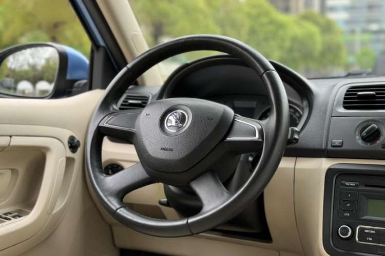 Used Skoda Fabia 2014 1.4L Automatic Crystal Edition Interior 15