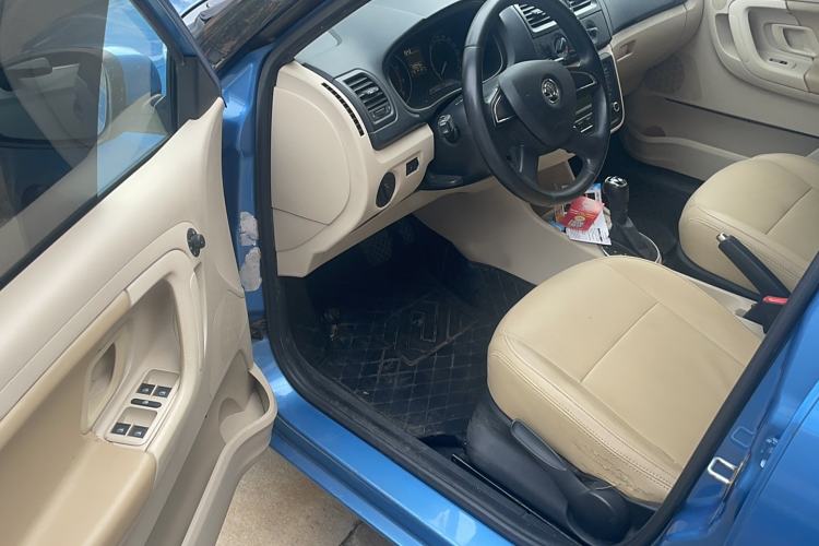 Used Skoda Fabia 2014 1.4L Automatic Crystal Edition Interior 2