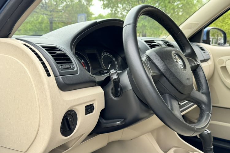 Used Skoda Fabia 2014 1.4L Automatic Crystal Edition Interior 3