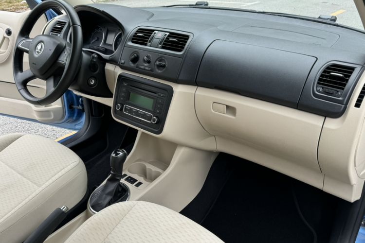 Used Skoda Fabia 2014 1.4L Automatic Crystal Edition Interior 9