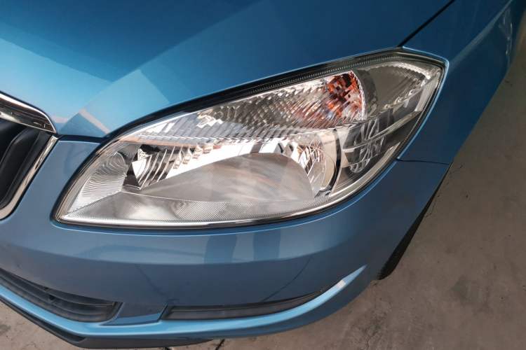 Used Skoda Fabia 2014 1.4L Automatic Crystal Edition Left Front Headlight