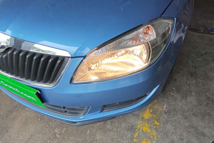 Used Skoda Fabia 2014 1.4L Manual Crystal Edition Left Front Headlight