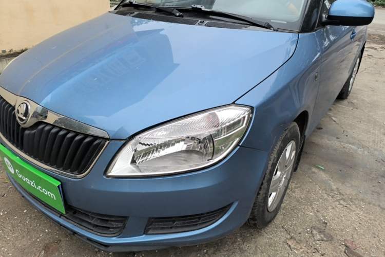 Used Skoda Fabia 2014 1.4L Manual Crystal Edition Left Front Headlight