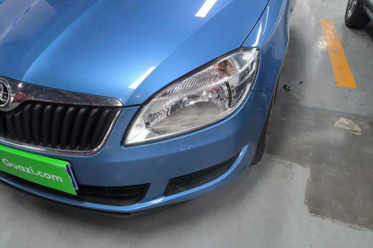 Used Skoda Fabia 2014 1.4L Manual Crystal Edition Left Front Headlight