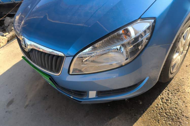 Used Skoda Fabia 2014 1.4L Automatic Crystal Edition Left Front Headlight