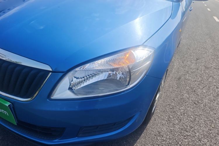 Used Skoda Fabia 2014 1.4L Automatic Crystal Edition Left Front Headlight