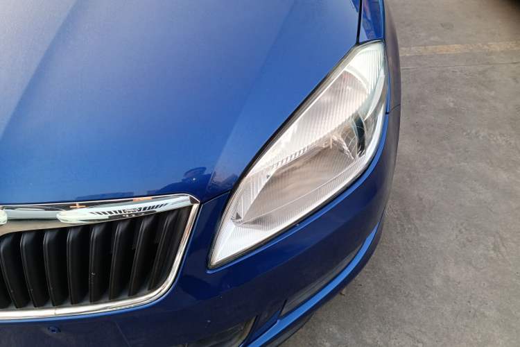 Used Skoda Fabia 2014 1.4L Automatic Crystal Edition Left Front Headlight