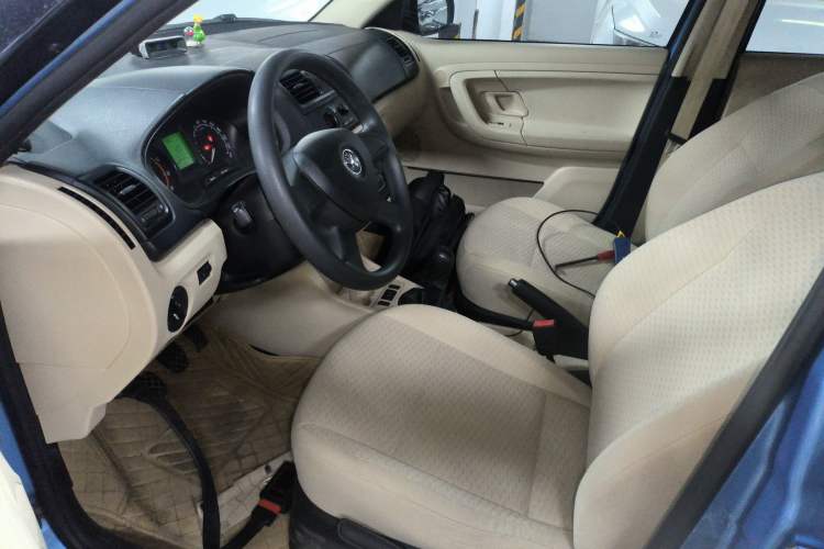 Used Skoda Fabia 2014 1.4L Manual Crystal Edition Left Front Seat