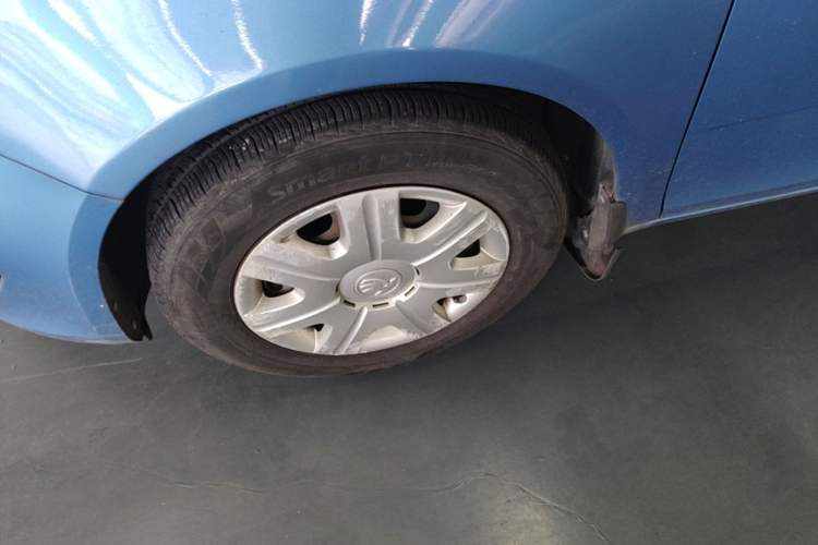 Used Skoda Fabia 2014 1.4L Automatic Crystal Edition Left Front Wheel Hub