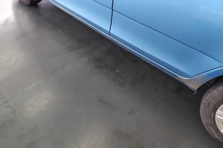 Used Skoda Fabia 2014 1.4L Automatic Crystal Edition Left Side Sill