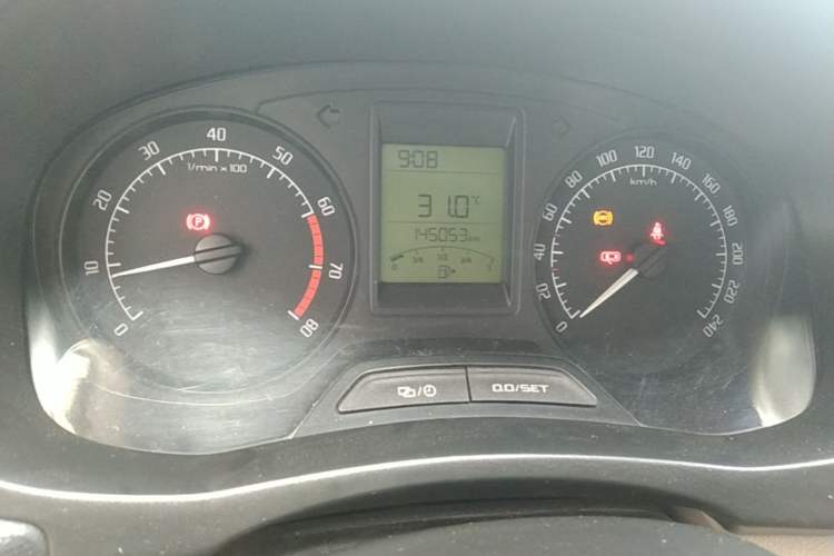 Used Skoda Fabia 2014 1.4L Manual Crystal Edition Odometer Close Up