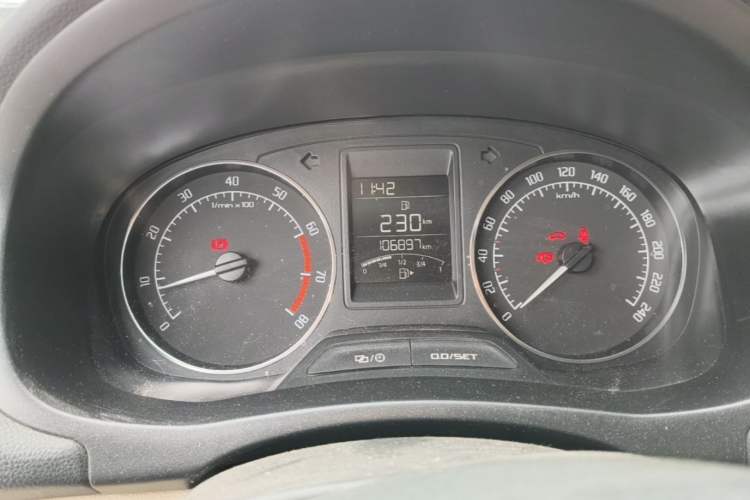 Used Skoda Fabia 2014 1.4L Manual Jingling Edition Odometer Close Up