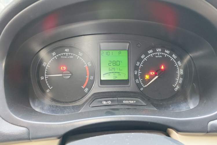 Used Skoda Fabia 2014 1.4L Automatic Crystal Edition Odometer Close Up