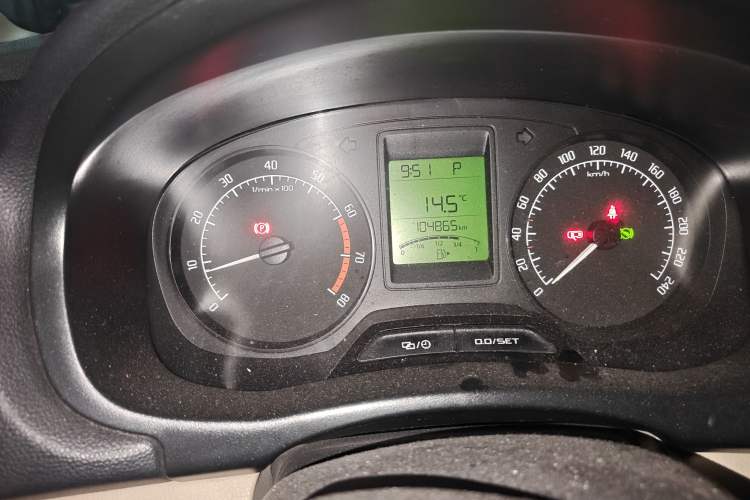 Used Skoda Fabia 2014 1.4L Automatic Crystal Edition Odometer Close Up