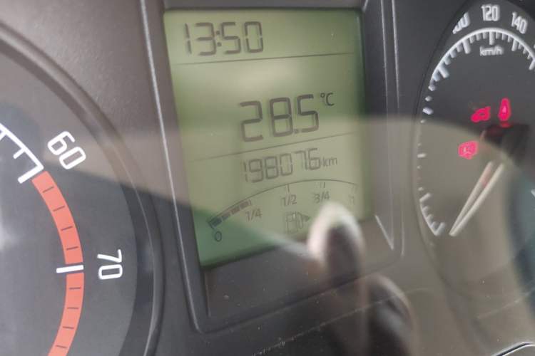 Used Skoda Fabia 2014 1.4L Manual Crystal Edition Odometer Close Up