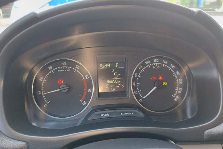 Used Skoda Fabia 2014 1.4L Automatic Crystal Edition Odometer Close Up