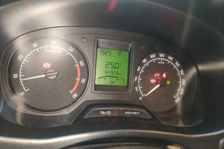 Used Skoda Fabia 2014 1.4L Automatic Crystal Edition Odometer Close Up