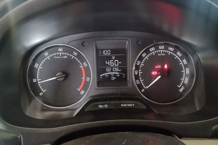 Used Skoda Fabia 2014 1.4L Manual Jingling Edition Odometer Close Up