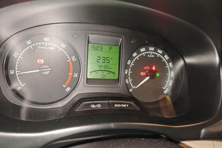Used Skoda Fabia 2014 1.4L Automatic Crystal Edition Odometer Close Up