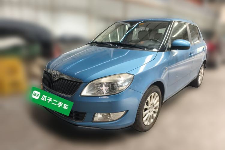 Skoda Fabia 2014 1.6L Automatic Crystal Edition usado Guazi used car, China used car export, Used car for sale, Used cars, Cheapest cars for sale