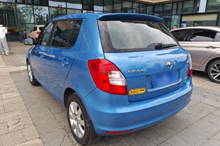 Used Skoda Fabia 2014 1.4L Automatic Crystal Edition Rear Left 45 Deg