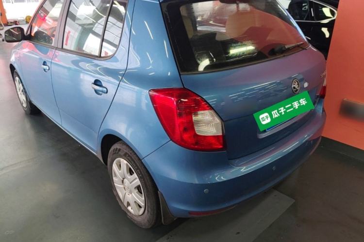 Used Skoda Fabia 2014 1.4L Automatic Crystal Edition Rear Left 45 Deg