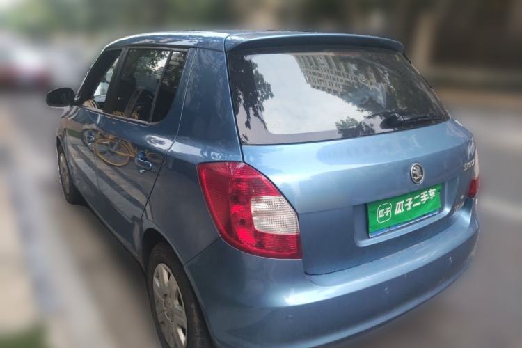 Used Skoda Fabia 2014 1.4L Automatic Crystal Edition Rear Left 45 Deg