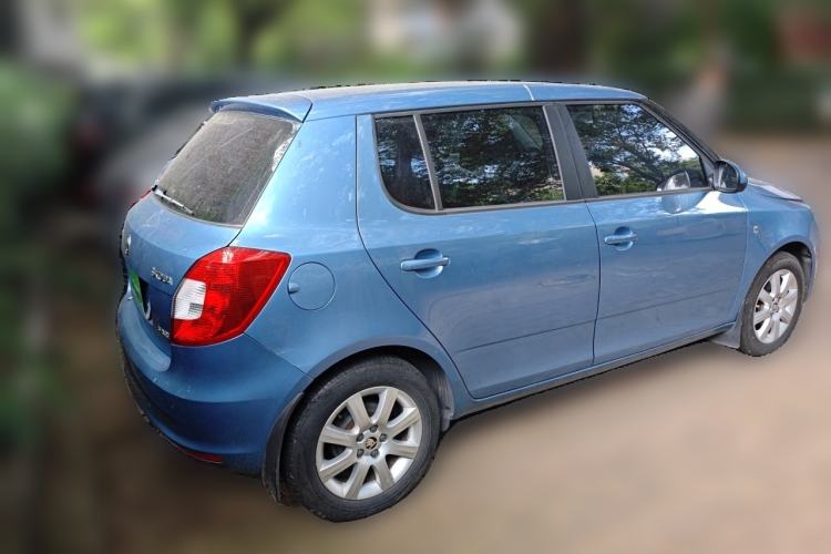 Used Skoda Fabia 2014 1.4L Manual Jingling Edition Rear Right 45 Deg