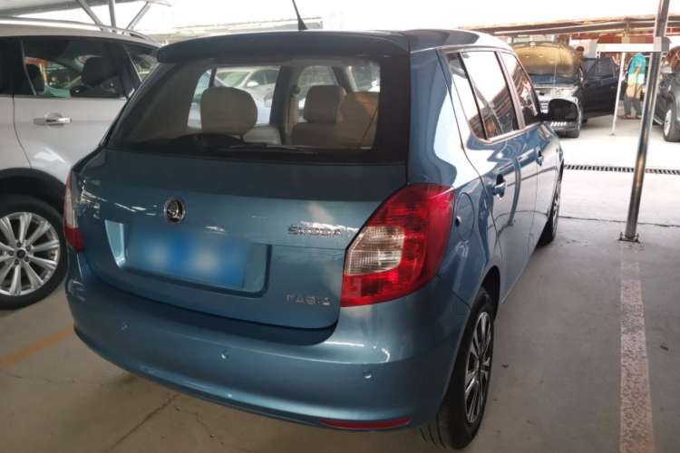Used Skoda Fabia 2014 1.4L Automatic Crystal Edition Rear Right 45 Deg