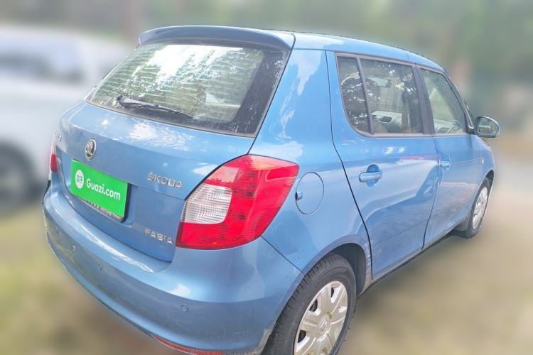 Used Skoda Fabia 2014 1.4L Automatic Crystal Edition Rear Right 45 Deg