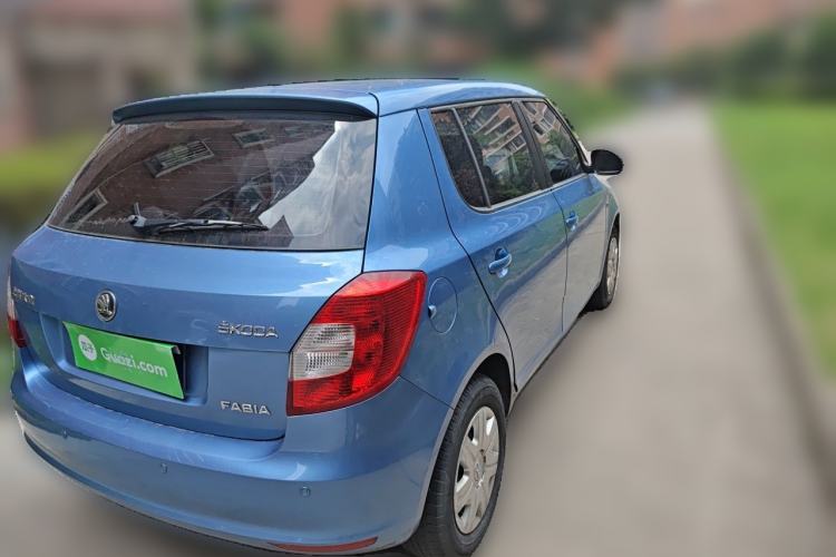 Used Skoda Fabia 2014 1.4L Automatic Crystal Edition Rear Right 45 Deg