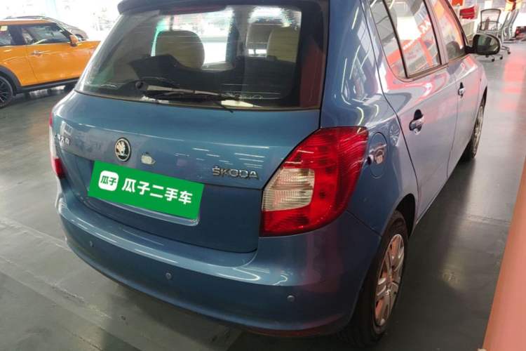 Used Skoda Fabia 2014 1.4L Automatic Crystal Edition Rear Right 45 Deg